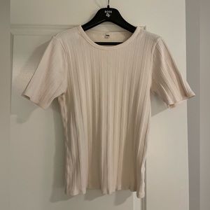 Uniqlo ribbed top — size M, cream